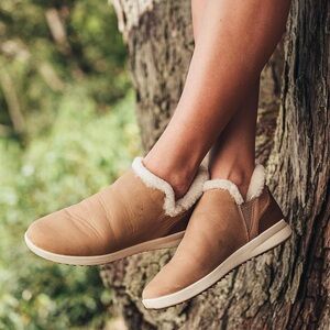 OLUKAI Malua Hulu Waterproof Nubuck Leather Boots – Women’s Size 7.5 – NWOT